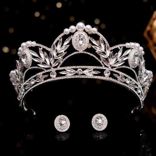 6cm tall clear crystal - tall,